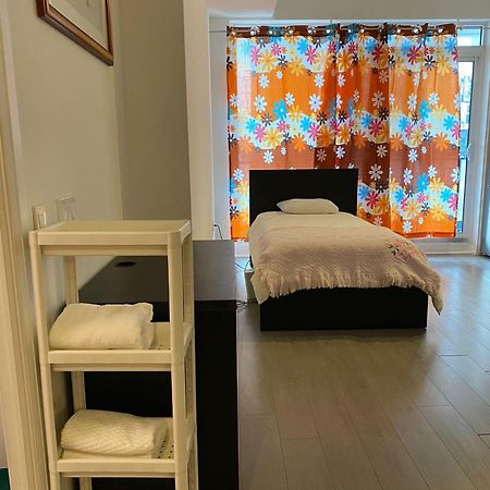 Cozy Holiday Home Toronto Ngoại thất bức ảnh