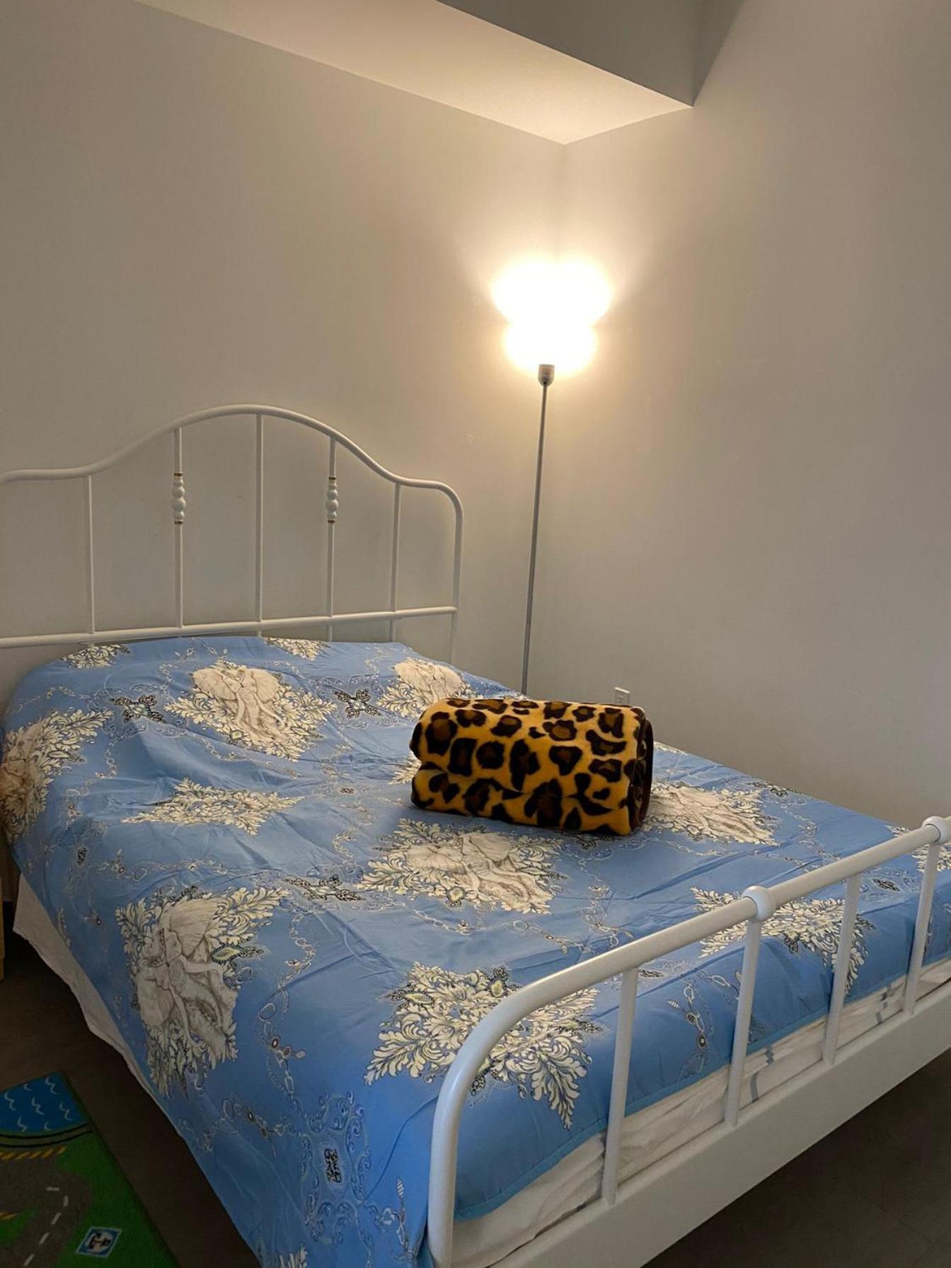 Cozy Holiday Home Toronto Ngoại thất bức ảnh